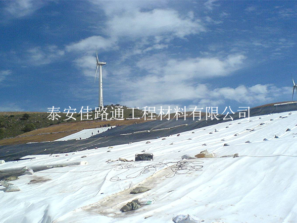 水產養(yǎng)殖防滲膜施工流程：高效保障水質與養(yǎng)殖效益